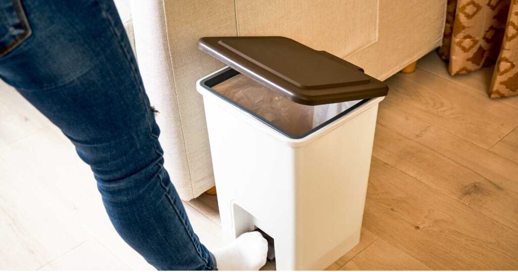 Easy Tricks to Keep Your Trash Bin Smelling Clean Longer