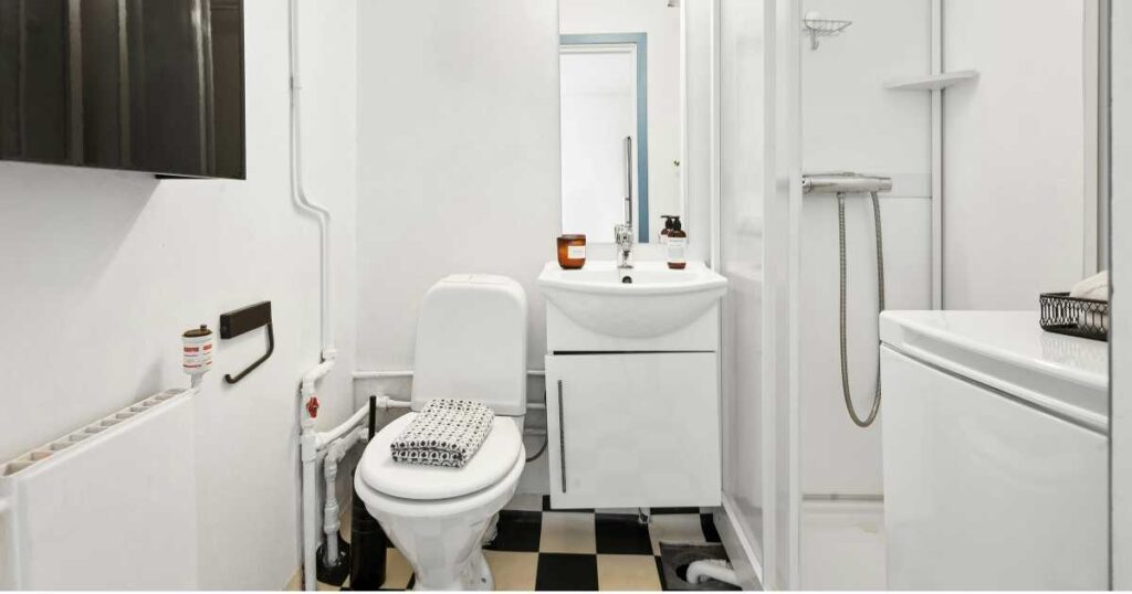 Simple Habits to Keep Bathroom Floors Odor-Free