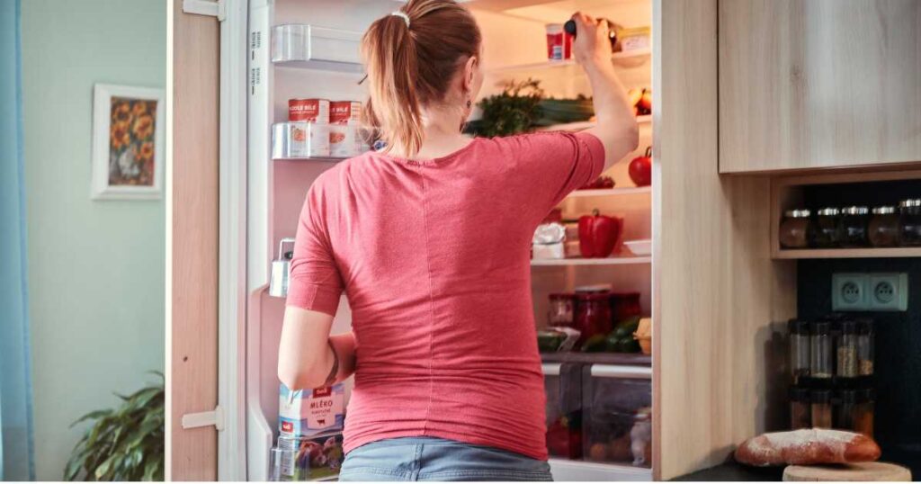 deodorize a fridge after spills
